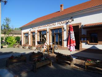 Békésszentandrás Dining: Nagy Magyarország Fogadó for Tourists & Families